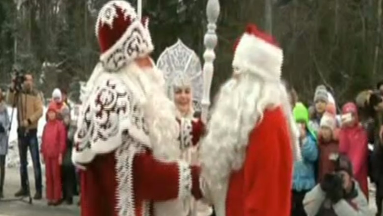 Intalnire de gradul trei intre Mos Craciun rus si Mos Craciun finlandez Imagine