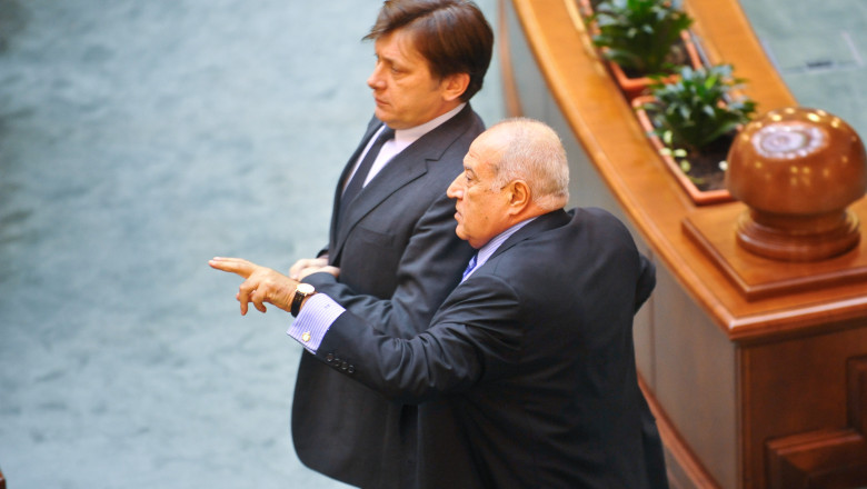 INTALNIRE SURPRINZATOARE. Crin Antonescu si Dan Voiculescu au discutat aproape o ora la sediul USL Imagine