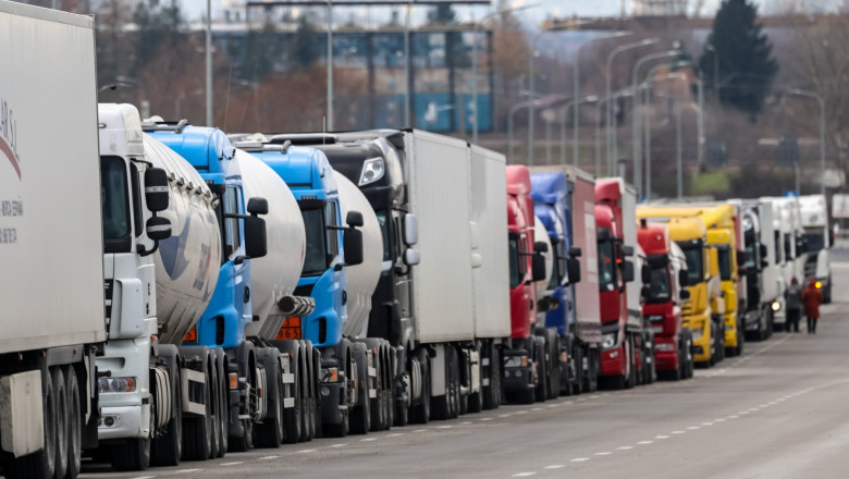 Intalnire Ucraina - Polonia pentru a debloca situatia de la frontiera, unde protesteaza transportatorii polonezi Imagine