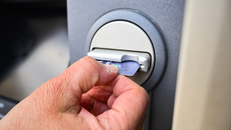 Intarzieri la plata salariilor bugetarilor. Ministerul Finantelor: A fost o disfunctionalitate, restul salariilor se vor plati luni Imagine