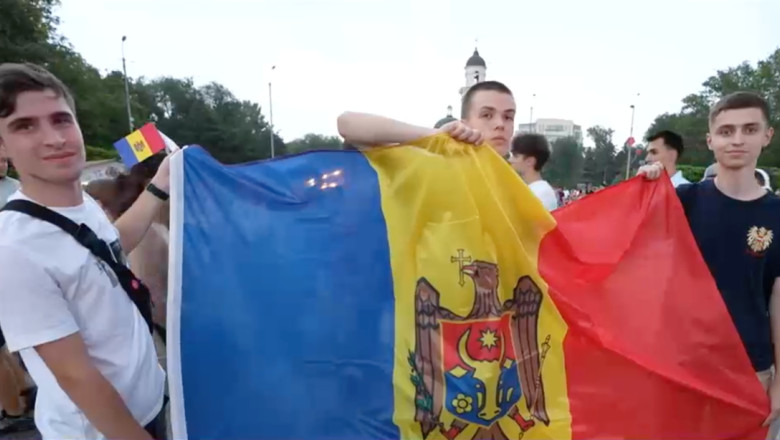 „Integrarea este foarte importanta, nu stati acasa, mergeti la vot!” Imagine