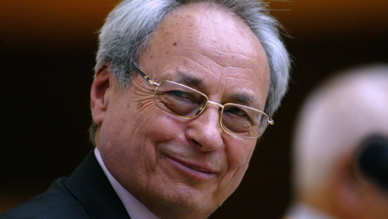 Interceptarea care zguduie prietenia in USL Imagine