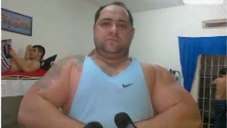 Interlopul Sandu Geamanu si-a facut cont pe Facebook si posteaza fotografii din inchisoare Imagine