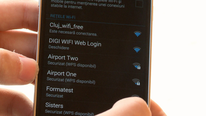 Internet gratuit, in Piata Unirii. 1.000 de utilizatori se pot conecta simultan la reteaua din centrul Clujului Imagine