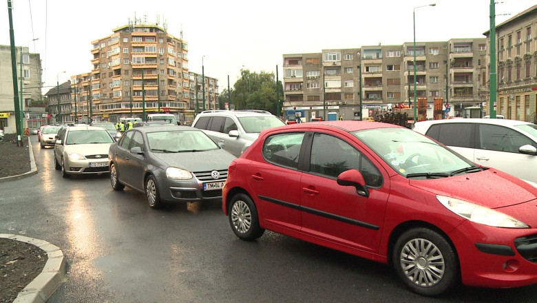 Intersectia Balcescu din Timisoara, redeschisa. Trafic infernal, luni dimineata: soferii sunt nemultumiti Imagine