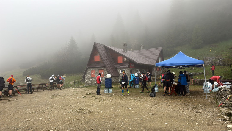 Interventie in Muntii Bucegi: 16 oameni au avut nevoie de Salvamont, pe traseul unui ultramaraton. In zona a aparut si un urs