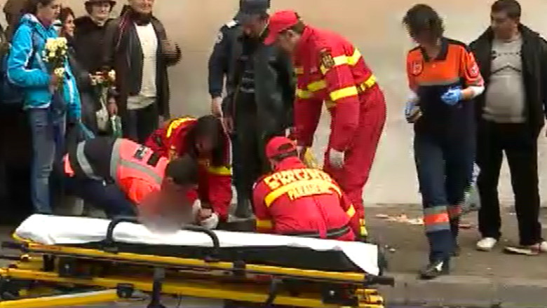 Interventii medicale in sirul pelerinilor care au asteptat si 20 de ore. Autoritatile au respectat randul Imagine