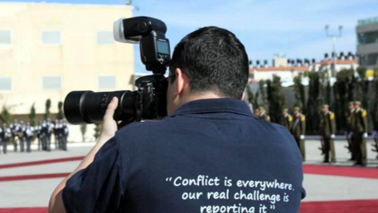 INTERVIU. Viata unui fotograf in zone de conflict, povestita de Florin Ghioca Imagine