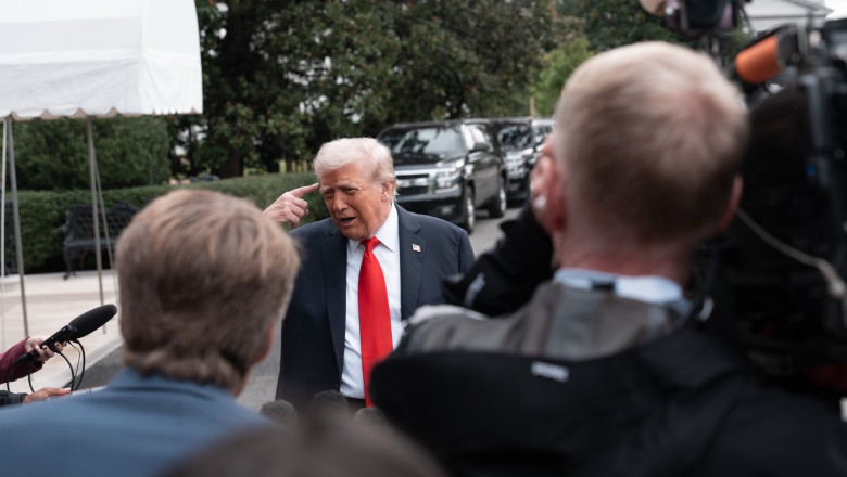 Intrebarea unui jurnalist l-a scos din sarite pe Trump, care a amenintat ca-l va pari premierului tarii sale: „Gura!” Imagine