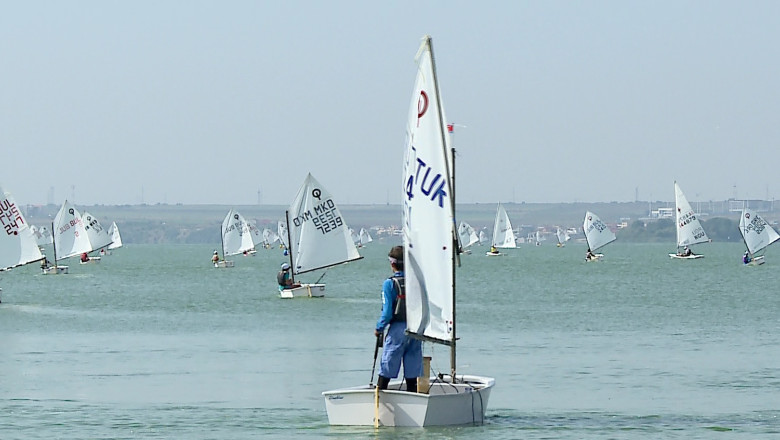 Intrecere balcanica pe apa. Timp de 4 zile, 150 de sportivi din 10 tari se vor intrece pe lacul Siutghiol Imagine