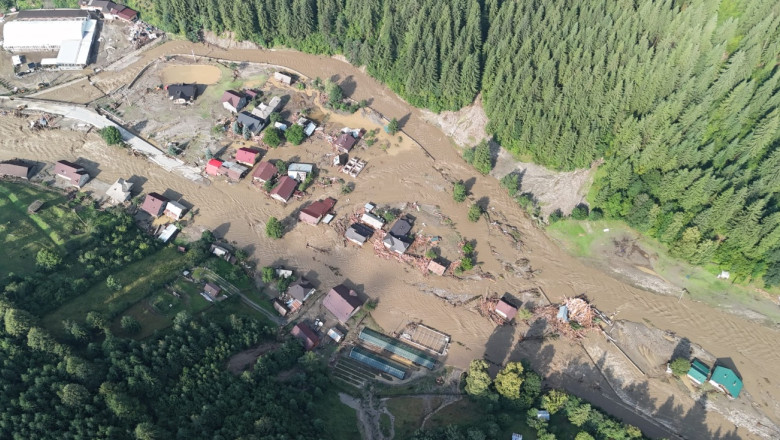 Inundatii devastatoare in Moldova: Trei oameni au fost ucisi de viitura. Autoritatile pregatesc noi evacuari din calea apelor Imagine