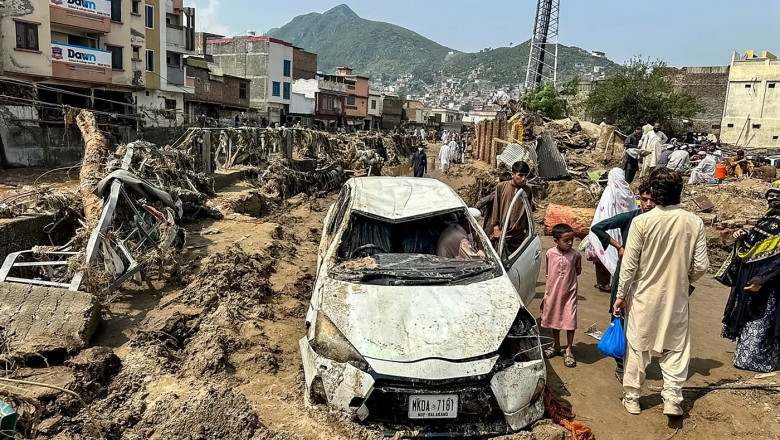 Inundatii devastatoare in Pakistan: cel putin 321 de persoane au murit in ultimele 48 de ore. A fost declarata stare de dezastru Imagine