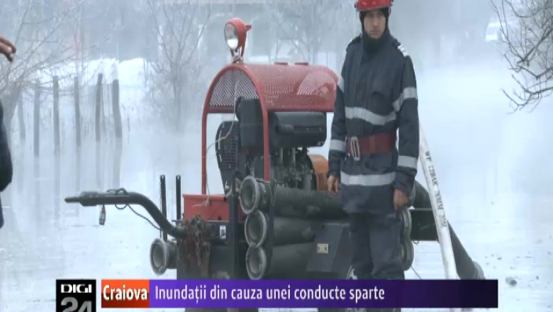 Inundatii din cauza unei conducte sparte in Turceni, judetul Gorj   Imagine