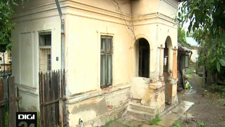 Inundatii in Craiova. Pe strazi, apa a ajuns pana la o jumatate de metru Imagine