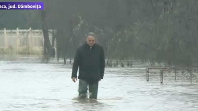 Inundatii in Dambovita. Satul Vultureanca, lovit de ape pentru a cincea oara in acest an Imagine