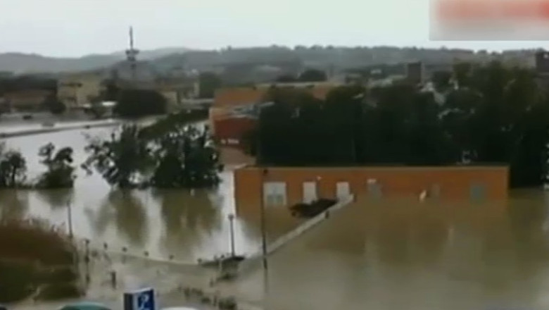 Inundatii in estul Italiei Imagine
