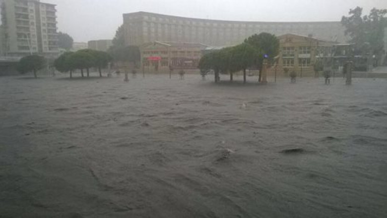 Inundatii in Franta. In Montpellier a plouat in sase ore cat in sase luni Imagine