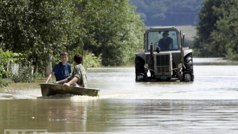 Inundatii in sudul Ucrainei. Peste 500 de oameni au fost evacuati din calea puhoaielor Imagine