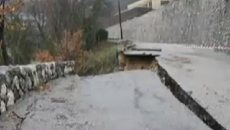 Inundatii si alunecari de teren in Marea Britanie si Franta Imagine