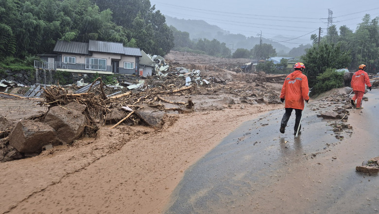 Inundatii si alunecari de teren uriase in Coreea de Sud: 14 persoane au murit, iar 12 sunt date disparute Imagine