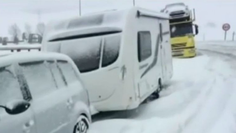 Inundatii si ninsori in Europa. Italia si Spania, printre cele mai afectate tari Imagine