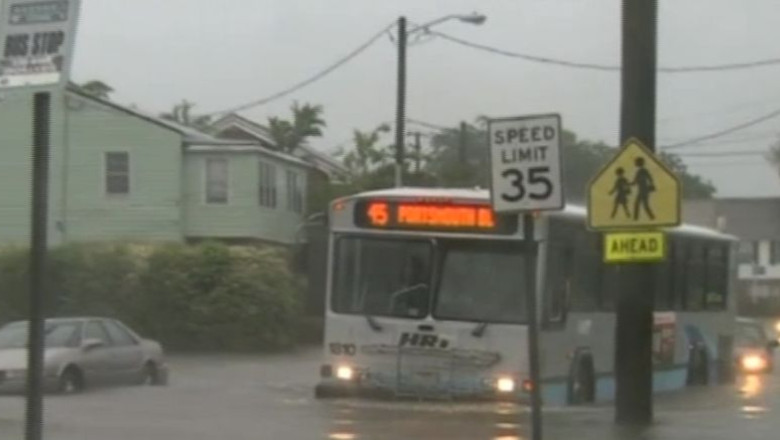 Inundatiile lovesc estul Statelor Unite. Autoritatile din Virginia au emis avertismente de precipitatii abundente Imagine