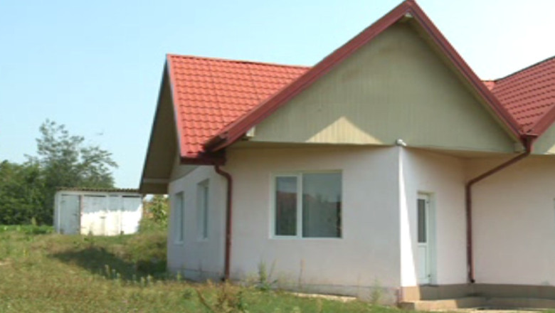 Invata carte in bancile in care au stat si bunicii lor Imagine