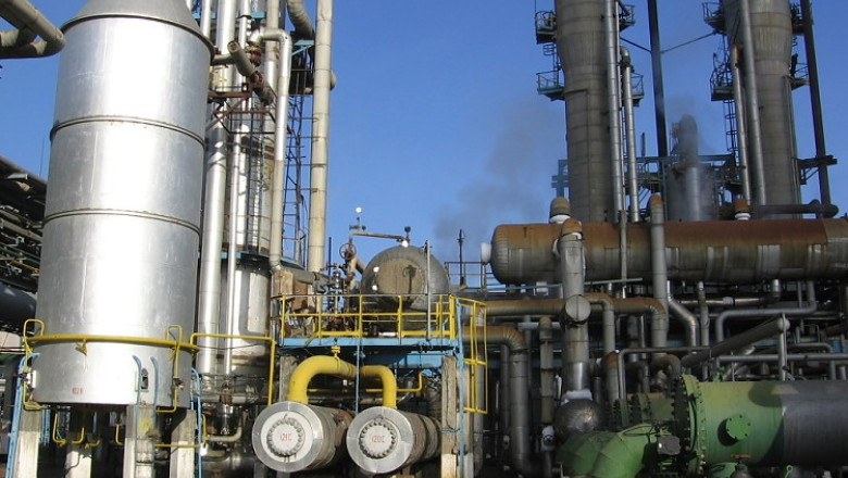 Ioan Niculae inchide doua combinate. Angajatii Nitroporos Fagaras si Amurco Bacau raman fara locuri de munca Imagine