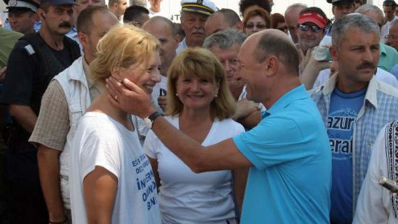 Ioana Basescu si-a facut public contractul de creditare. Ce spun invitatii „Jurnalului de seara” Imagine