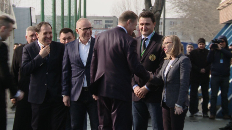 Iohannis a cantat Imnul National alaturi de Halep Imagine