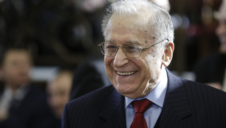 Ion Iliescu este internat la terapie intensiva, la spitalul SRI din Capitala. Care e starea de sanatate a fostului presedinte Imagine