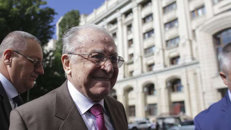 Ion Iliescu ramane internat la ATI. Spitalul a transmis noi detalii despre starea de sanatate a fostului presedinte Imagine