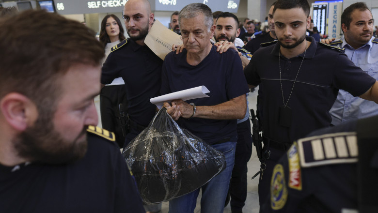 Ionut Costea, cumnatul lui Mircea Geoana, condamnat pentru mita, a fost adus in tara. El a fost transportat de la Otopeni la Rahova Imagine