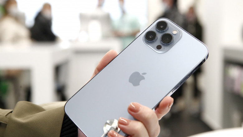 iPhone trece la USB-C. Noile modele iPhone 15 vor avea porturi de incarcare similare cu restul telefoanelor Imagine