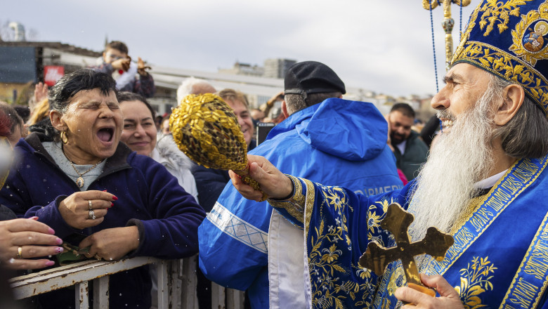 IPS Teodosie vrea sa organizeze viata sexuala a familiilor: Sotii sa aiba maximum doua intalniri intime pe saptamana Imagine