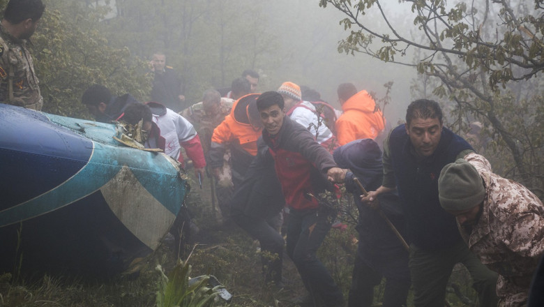 Iranienii spun ca elicopterul lui Raisi s-a prabusit din cauza unei „defectiuni” si au gasit un motiv sa dea vina pe SUA Imagine