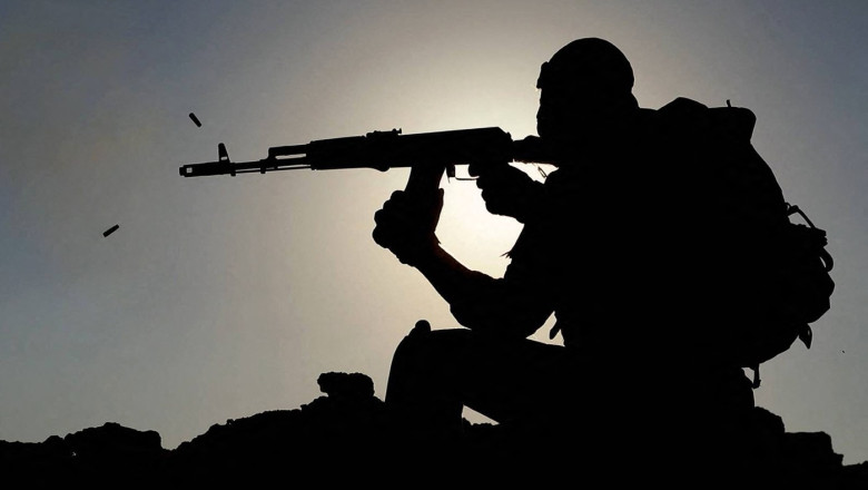 Iranul foloseste bande de asasini pentru a da lovituri in Europa. Tinte: disidenti, adversari politici, jurnalisti. Arestari in Romania Imagine