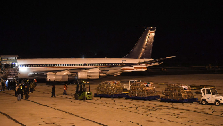Iranul s-a folosit de pretextul misiunilor de ajutor pentru victimele cutremurului si a trimis arme in Siria (Reuters) Imagine