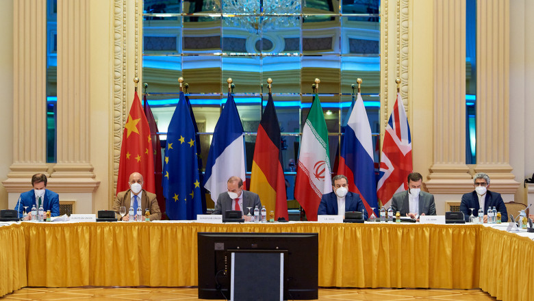 Iranul sugereaza ca ar putea accepta propunerea UE pentru reinfiintarea acordului nuclear Imagine