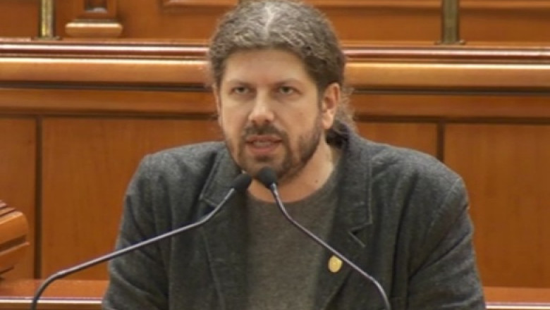 IRONII. Valeriu Zgonea catre Remus Cernea: „Aveti vreun protest legat de camasi?” Imagine