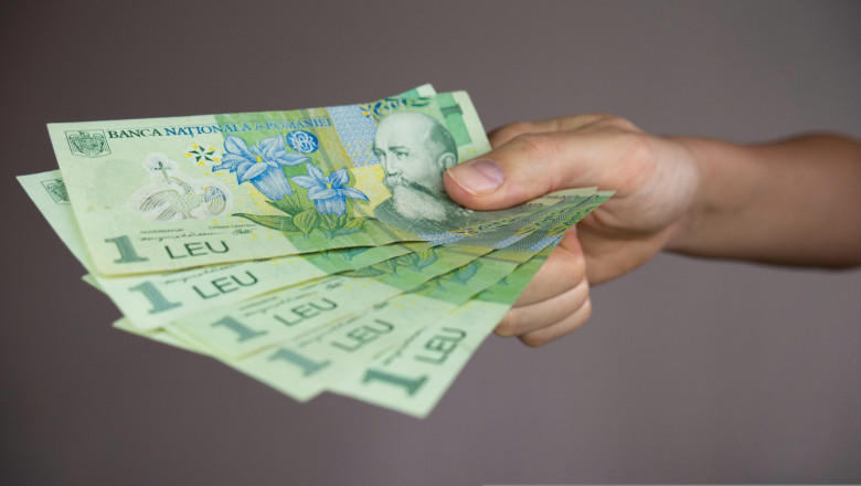 Isarescu, despre nivelul de educatie financiara a romanilor: „Majoritatea cetatenilor adulti din Romania au cunostinte insuficiente” Imagine