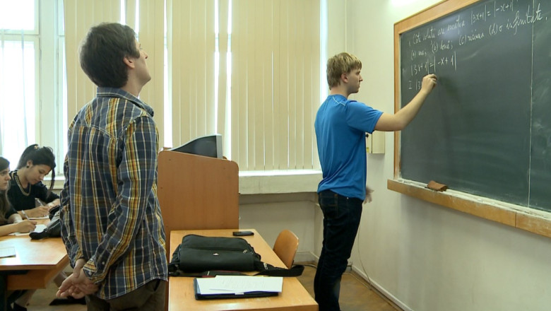 Isi primesc drepturile restante. 8.000 de profesori au castigat in instanta, inca din 2012, acordarea banilor Imagine