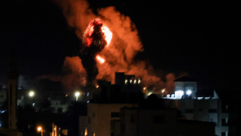 Israel a bombardat un complex militar subteran din Gaza, care apartinea miscarii Hamas Imagine