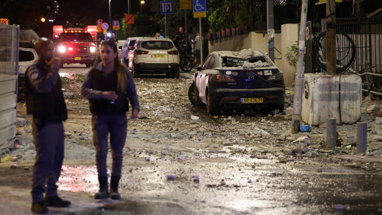 Israelienii isi cauta cu disperare rudele si copiii rapiti de Hamas. Dau probe ADN si cer ajutorul politiei Imagine