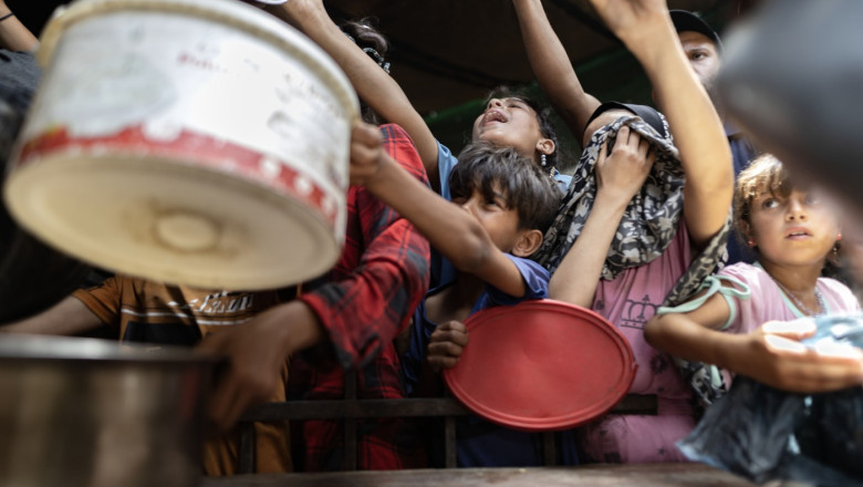 Israelul a anuntat ca a parasutat ajutoare umanitare in Fasia Gaza. Ministrul Securitatii Nationale acuza „o capitulare in fata Hamas” Imagine