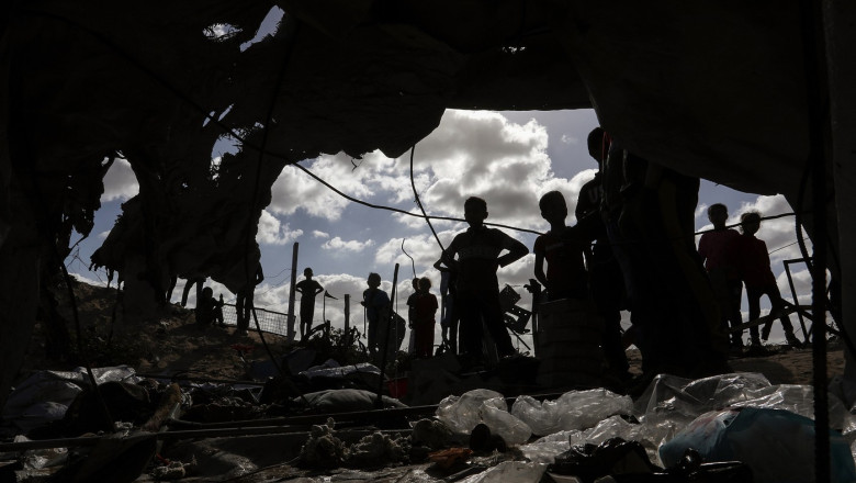 Israelul a bombardat din nou Fasia Gaza: cel putin zece morti si zeci de raniti, anunta Apararea civila din enclava Imagine