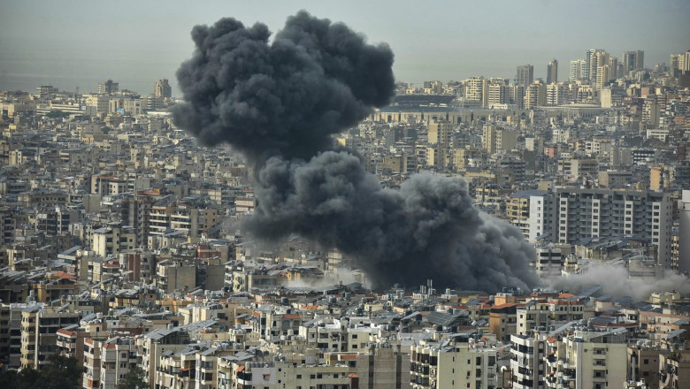 Israelul a bombardat suburbiile sudice din Beirut. Este primul atac aerian masiv de la armistitiul incheiat cu Hezbollah Imagine