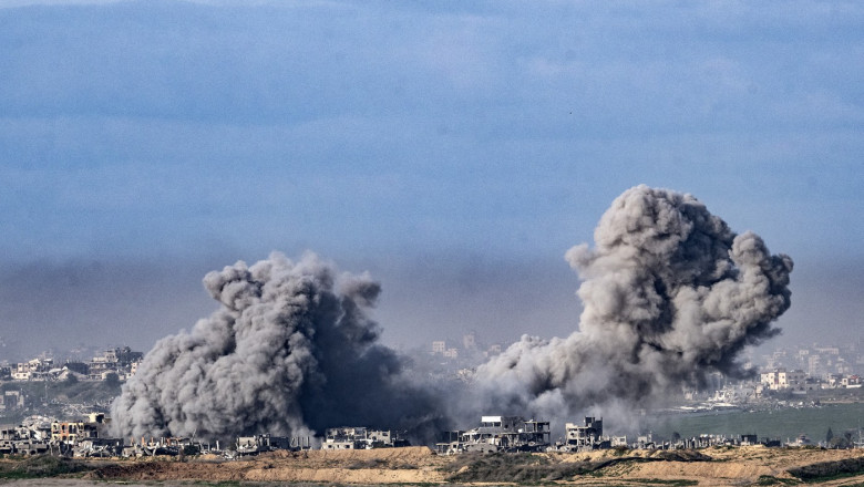 Israelul a lansat atacuri in Fasia Gaza la ora la care ar fi trebuit sa intre in vigoare armistitiul cu Hamas. Opt oameni au murit Imagine