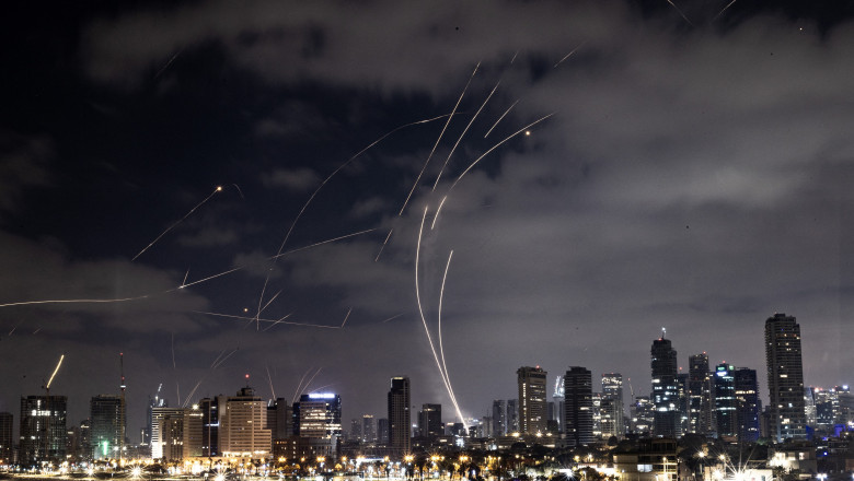 Israelul a reluat atacurile asupra Teheranului. Iranul anunta ca a lansat rachete si drone catre Tel Aviv si Haifa Imagine