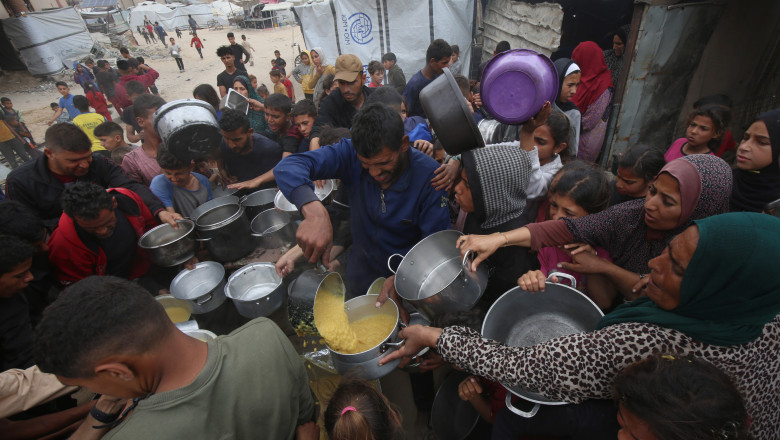 Israelul a reluat bombardamentele in Fasia Gaza. Oficial ONU: „In cateva saptamani, oamenii vor muri nu de bombe, ci de foame” Imagine